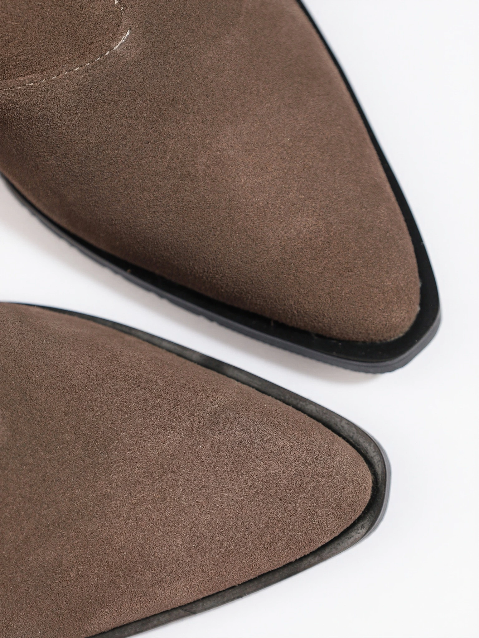 Ботильоны темно-коричневого цвета из натуральной замши